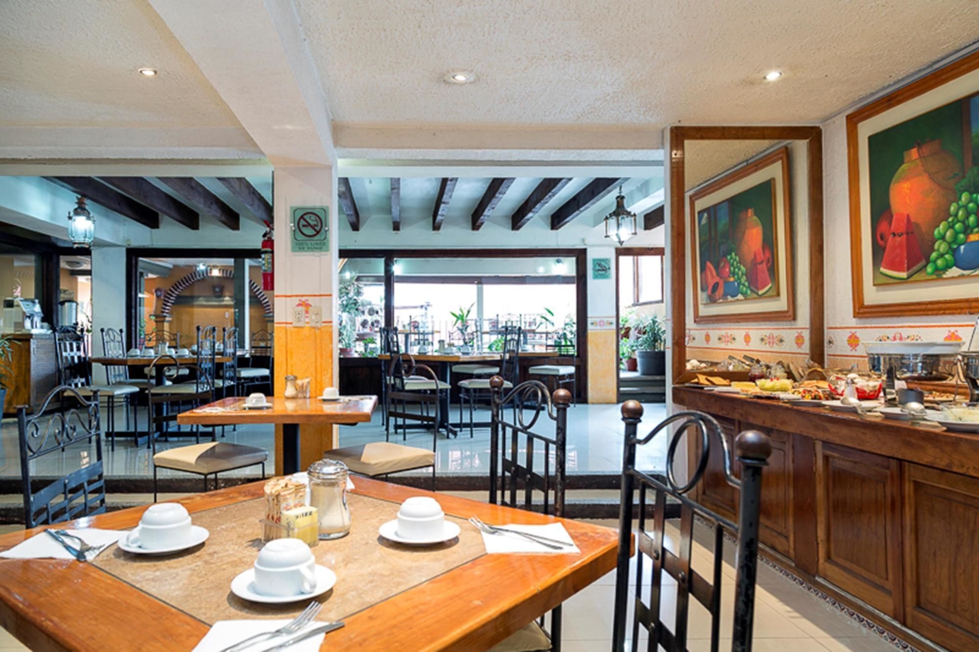 Capital O Hotel Central, Xalapa Ngoại thất bức ảnh